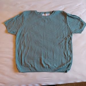 Alfred Dunner short sleeve sweater. Size L. Green. Like new.